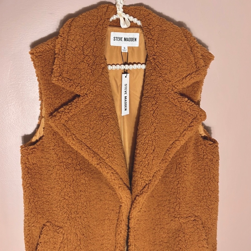 Steve Madden Sherpa Vest - Picture 4 of 9